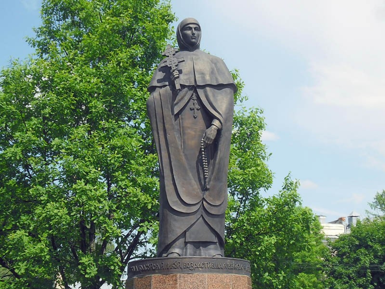 Памятник Ефросинье Полоцкой