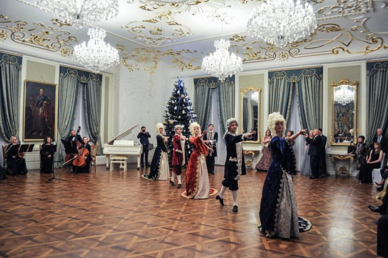 Новогодние балы в белорусских замках