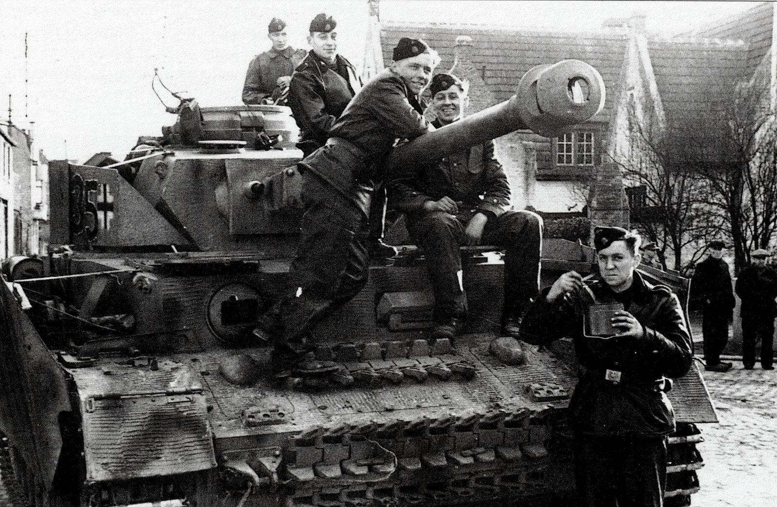В 1944 году Гродненскую крепость штурмовали танки войск СС