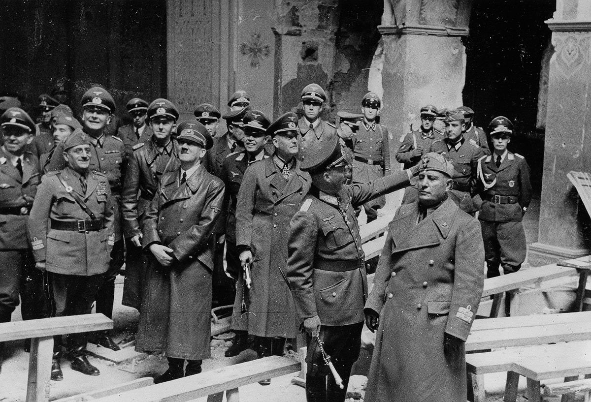 Гитлер в нынешнем Свято-Николаевском соборе