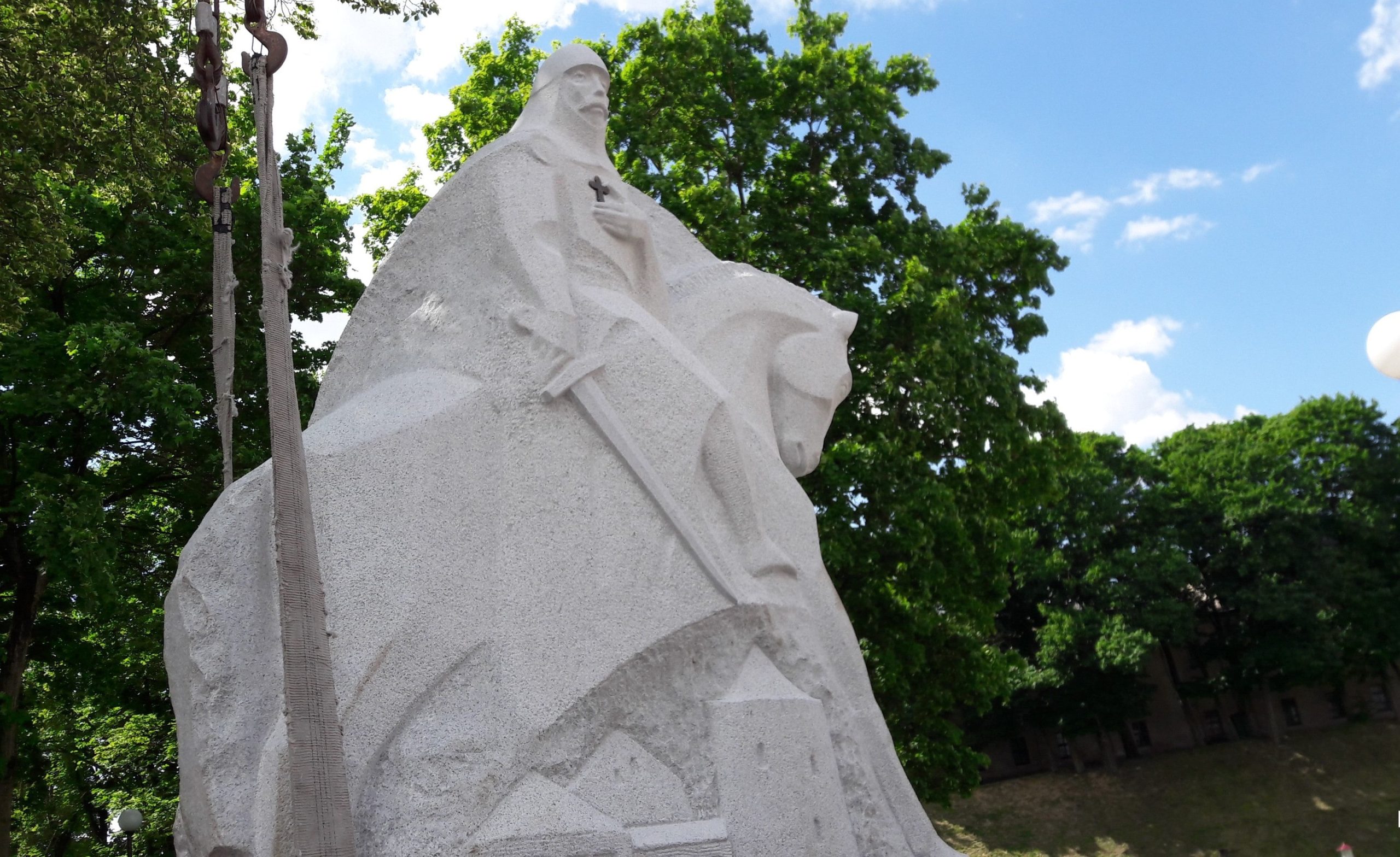 Памятник Давыду Гродненскому в Гродно
