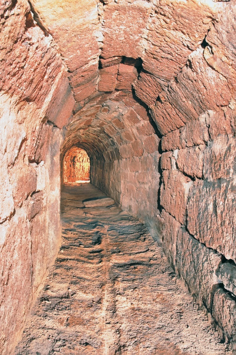 Древние подземные коммуникации средневекового города