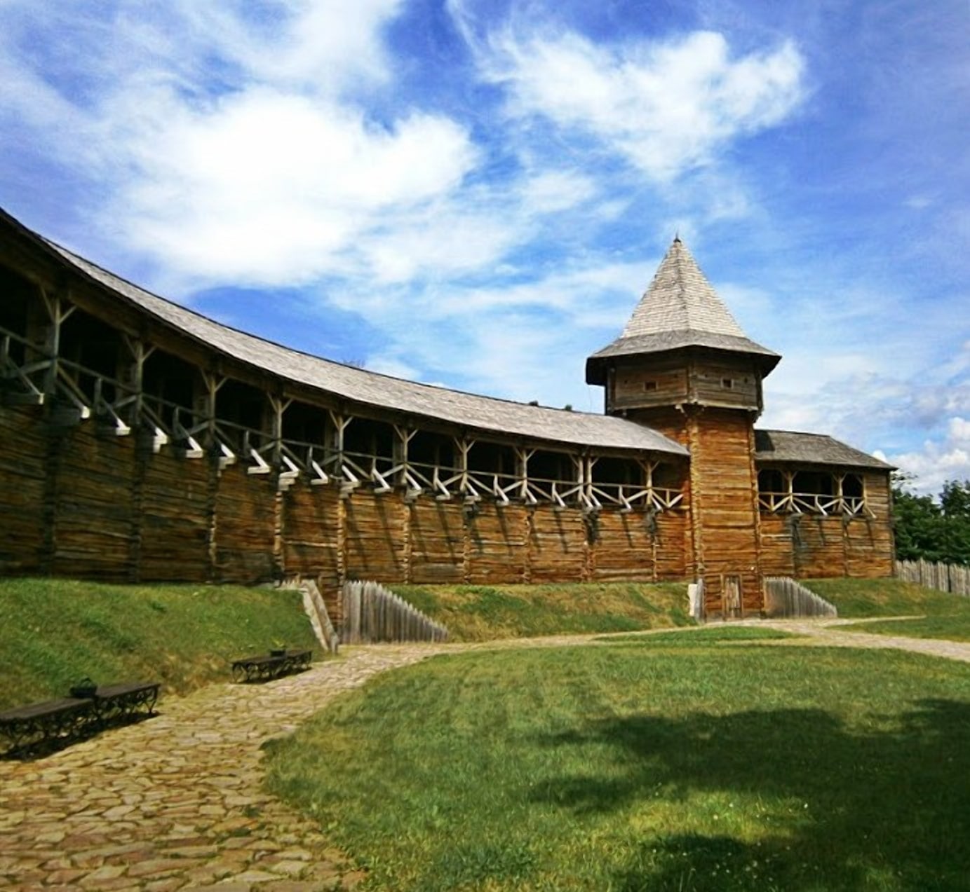 Первоначально Ляховический замок был типичной деревянной крепостью