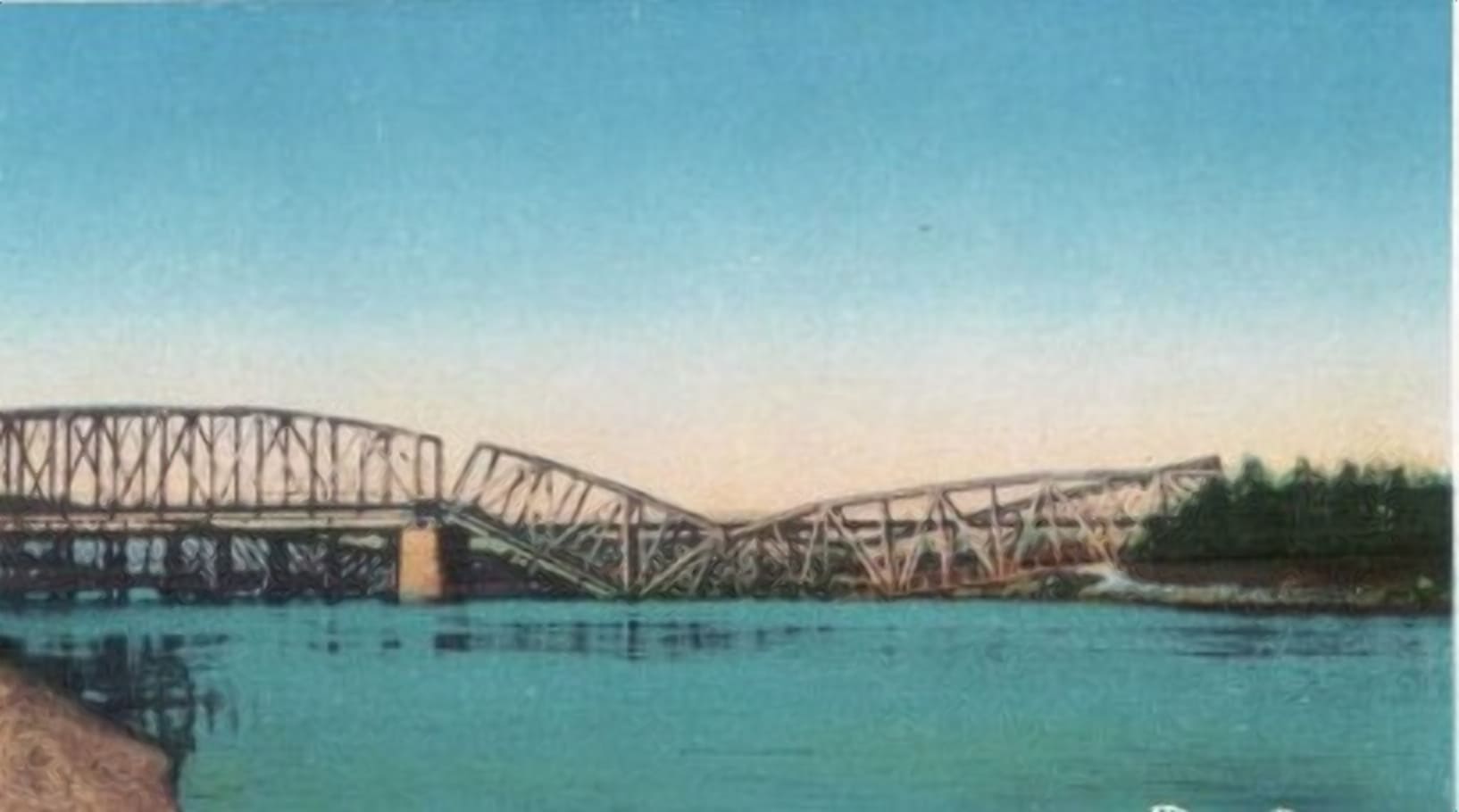Взорванный брестский мост в 1915 году