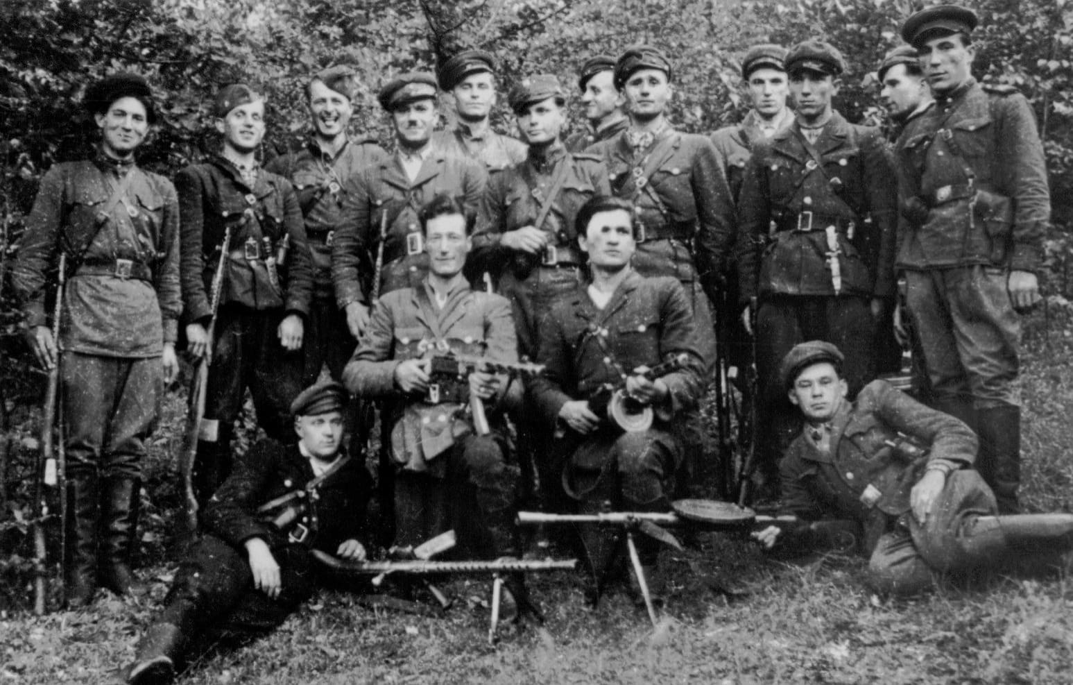 Из отрядов ОУН на территории БССР в 1941 году возникли органы оккупационной администрации