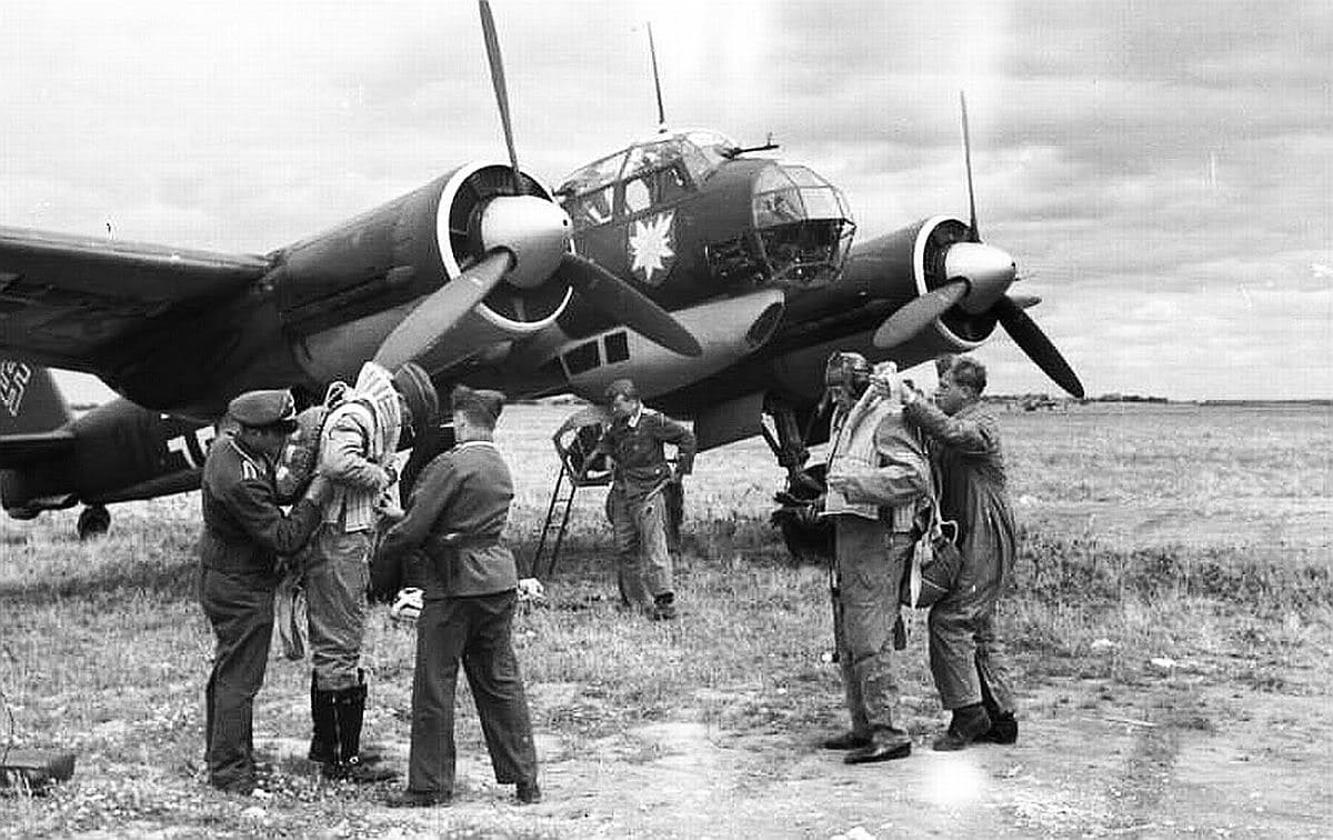 Капитан Пятов сбил фашистский самолет еще до войны.