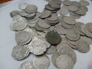 В каждом кладе Беларуси есть фальшивые монеты