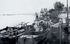 Пинской военной флотилии приходилось отступать по знакомым маршрутам