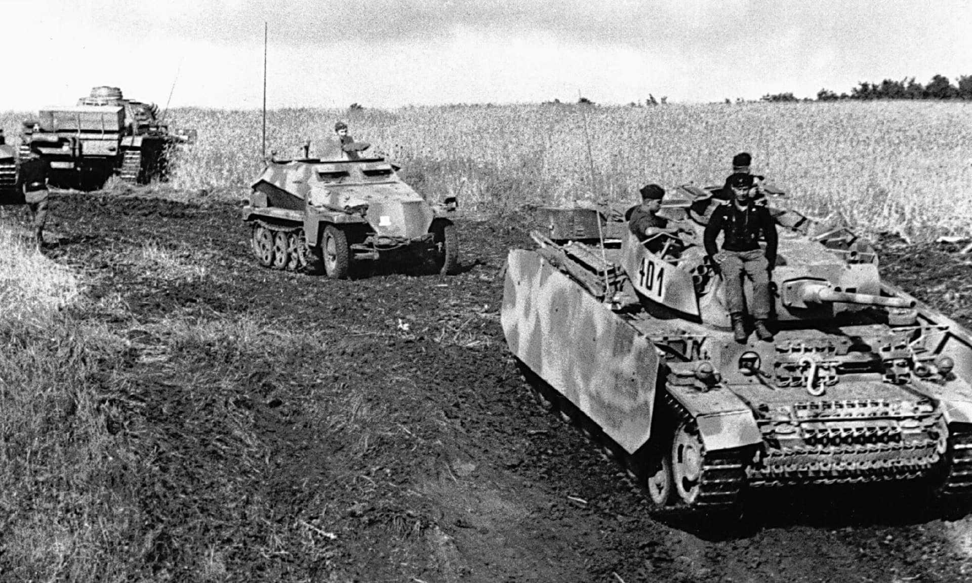 Немецкие дивизии отсекли дороги на Барановичи и Минск