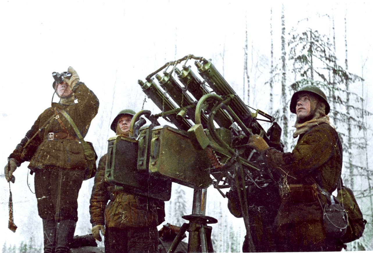 К началу войны ПВО дивизии было ограничено зенитными пулеметами
